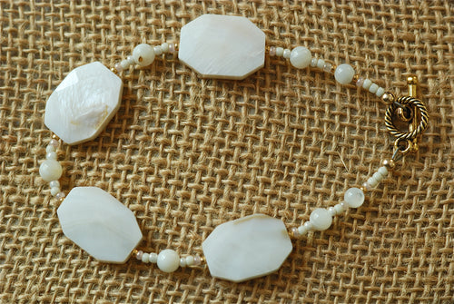 Mother of Pearl Bracelet with octagon shapaed beads - 3021B