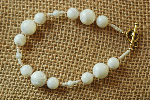 Mother of Pearl  Bracelet with round beads - 3020B