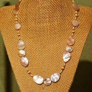 Mother of Pearl Necklace - N 4037